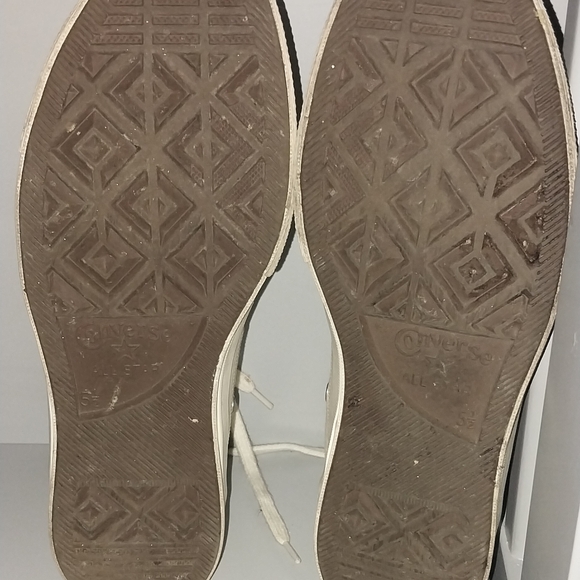 Converse X Comme Des Garcons High-Top Sneakers - Cream with Red Heart - Picture 2 of 6